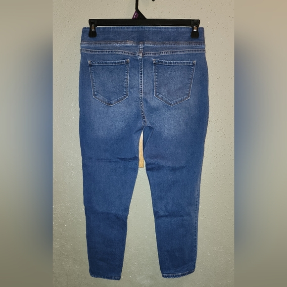 Old Navy Rockstar ankle jeans - Picture 7 of 7